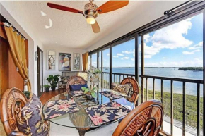 Pristine Condo with Panoramic Water Views